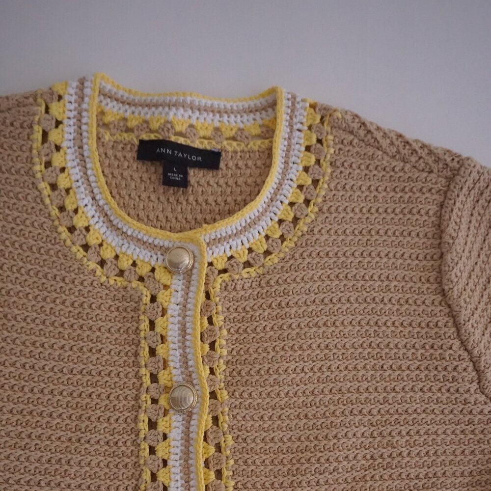 Ann Taylor Beige Crochet Trim 100% Cotton Button Cropped Cardigan Jacket L - Picture 7 of 9